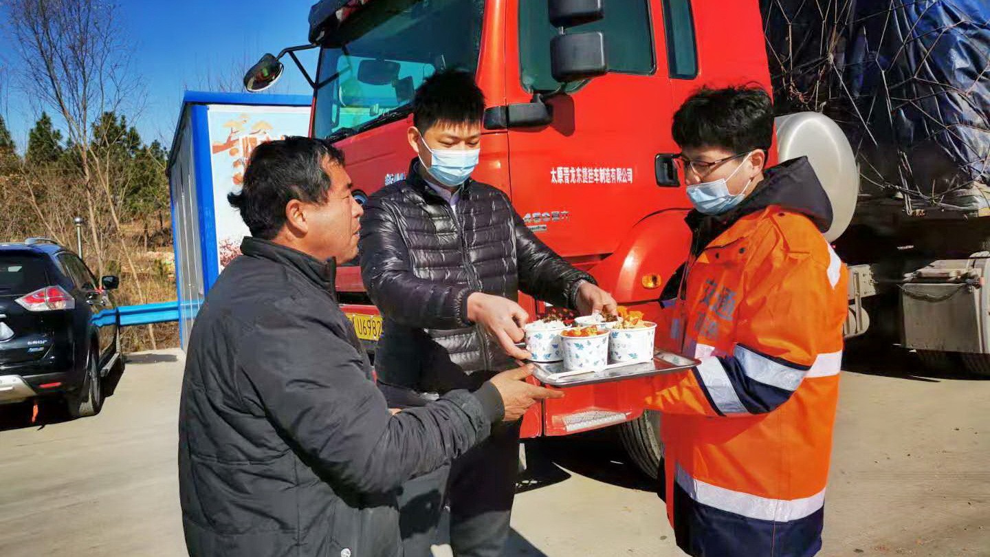 1609728352998982.jpg 一、1月1日,楚天公司麻城所,堵漏增收不忘服务本色2.jpg