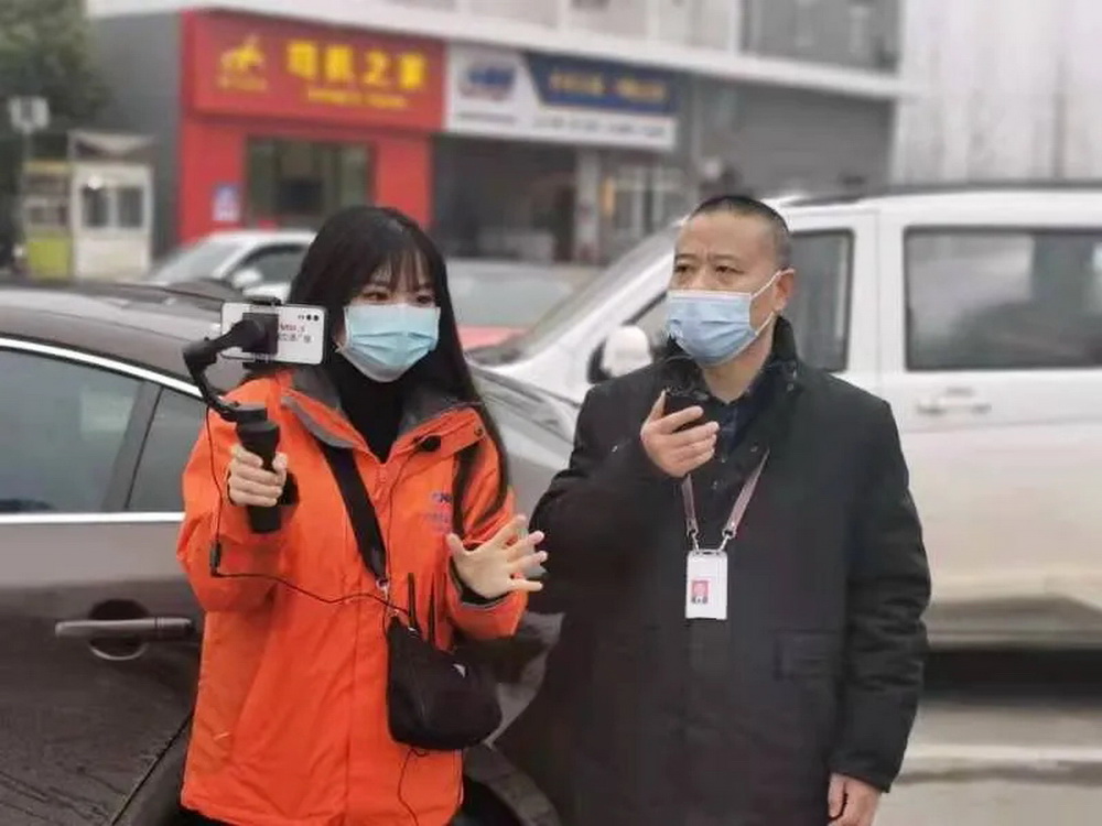 1612164658327773.jpg 中国交通广播FM94.8采访仙桃服务区.webp.jpg