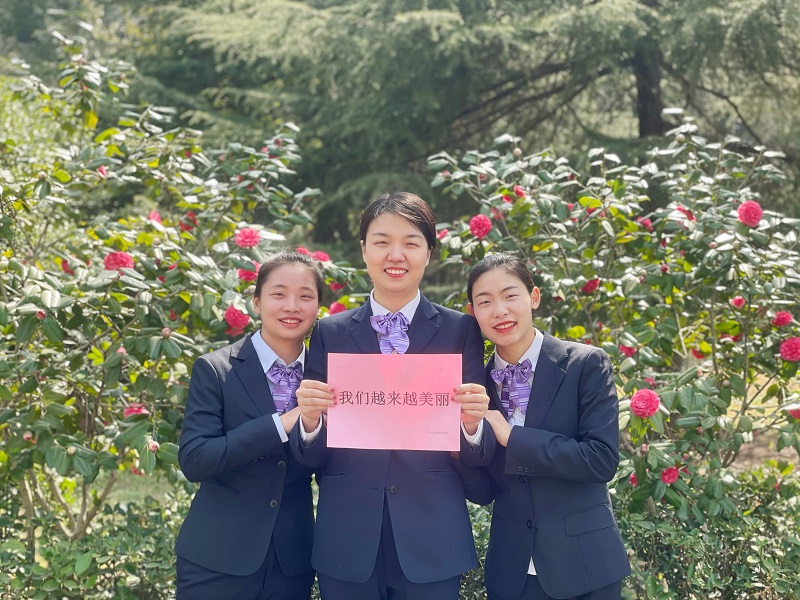 1646900396299458.jpg 20.荆州所女职工 用我们真诚的服务,带给司乘最大的满意.jpg